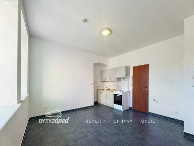 Pronájem bytu 1+kk 19 m² Husova, Stříbro