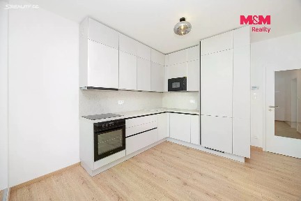 Pronájem bytu 3+kk 82 m² U Sportovní školy, Pardubice