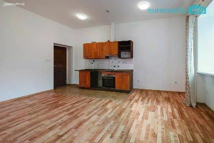 Pronájem bytu 3+kk 58 m² Revoluční, Luby