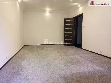 Pronájem bytu 2+1 48 m² Charkovská, Karlovy Vary
