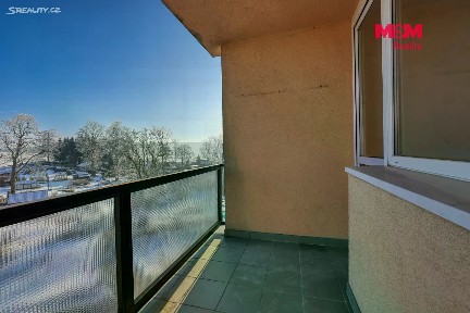 Pronájem bytu 4+1 80 m² Rovná