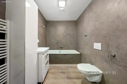 Pronájem bytu 4+kk 80 m²