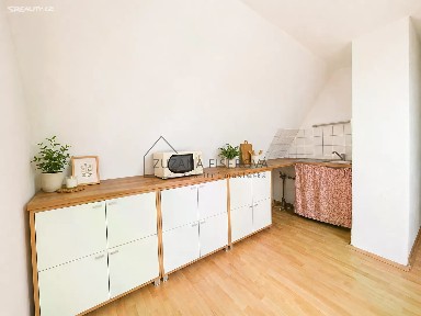 Pronájem bytu 1+kk 35 m² Na stráži, Praha - Libeň