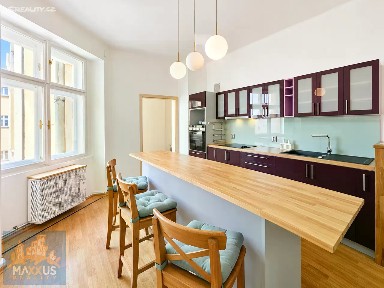 Pronájem bytu 2+1 77 m² Ječná, Praha - Nové Město