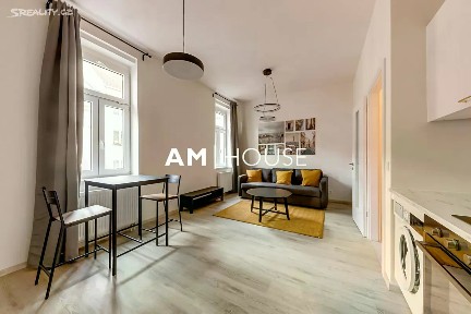 Pronájem bytu 1+kk 30 m² Urxova, Praha - Karlín