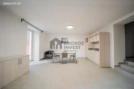 Pronájem bytu 3+kk 88 m² U Santošky, Praha - Smíchov