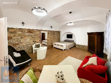 Pronájem bytu 1+1 49 m² Prvního pluku, Praha