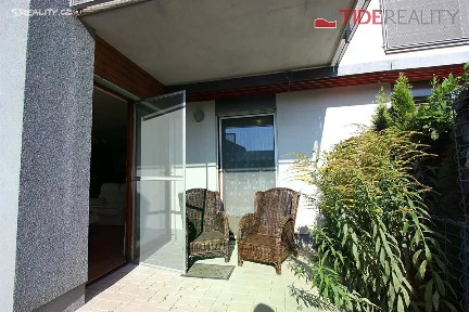 Pronájem bytu 2+kk 60 m² V bytovkách, Praha - Uhříněves