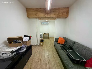 Pronájem kanceláře 60 m² Na Zátorce, Praha - Bubeneč