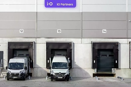Pronájem skladového prostoru 1500 m²