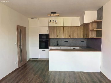 Pronájem bytu 2+kk 56 m² Pod Hliníkem, Libčice nad Vltavou