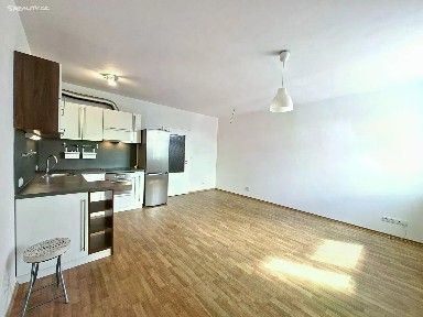Pronájem bytu 1+kk 32 m² Novodvorská, Praha - Kamýk