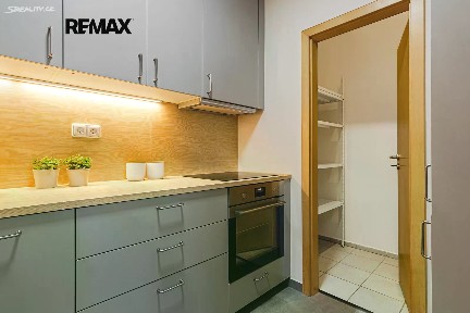 Prodej bytu 2+kk 47 m² V Háji, Praha - Holešovice