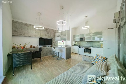 Prodej bytu 2+kk 54 m² Pastevců, Praha - Újezd u Průhonic