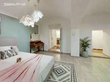 Prodej bytu 2+kk 57 m² Černomořská, Praha - Vršovice
