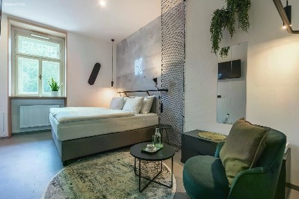 Praha, Praha 8, Karlín, Prvního pluku, 5