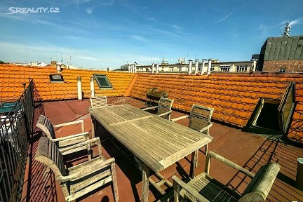 Pronájem bytu 3+1 164 m² Viktora Huga, Praha - Smíchov