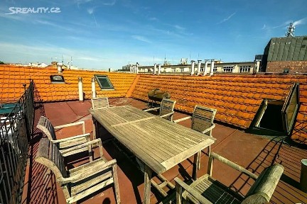 Pronájem bytu 3+1 164 m² Viktora Huga, Praha - Smíchov