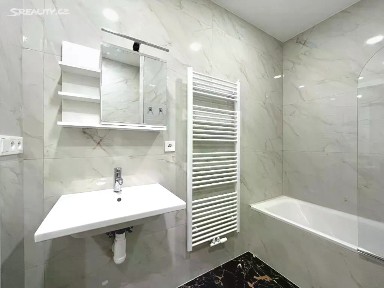 Pronájem bytu 3+1 69 m² Na Pankráci, Praha - Nusle