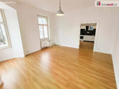 Pronájem bytu 3+1 115 m² Dejvická, Praha - Dejvice