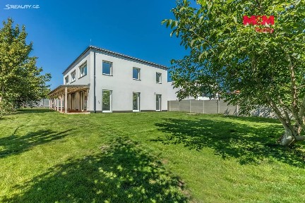 Prodej rodinného domu 341 m², pozemek 800 m²