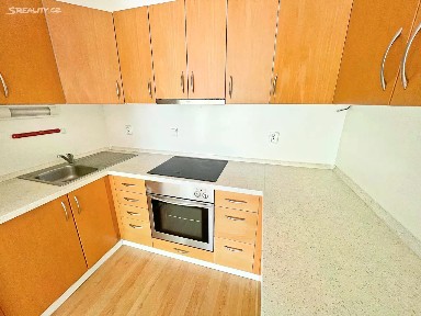 Kamenice, Praha-východ, Ládví, Benešovská