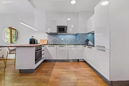 Pronájem bytu 3+kk 93 m² Za Karlínským přístavem, Praha - Karlín