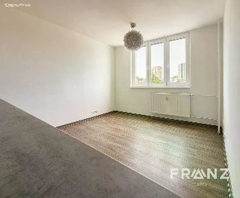 Pronájem bytu 1+kk 26 m² Gen. Píky, Ostrava - Moravská Ostrava