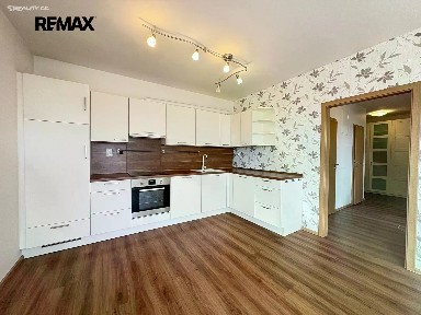 Pronájem bytu 3+kk 58 m² V Honech, Klecany