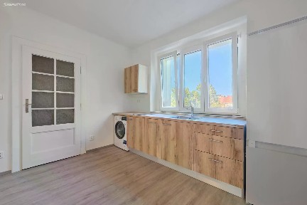 Pronájem bytu 1+kk 30 m² Viklefova, Praha - Žižkov