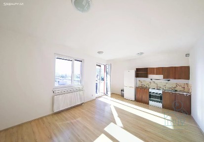 Pronájem bytu 1+kk 32 m² U Kamýku, Praha - Kamýk