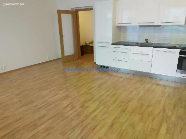 Pronájem bytu 1+kk 30 m² Rybova, Hradec Králové - Nový Hradec Králové