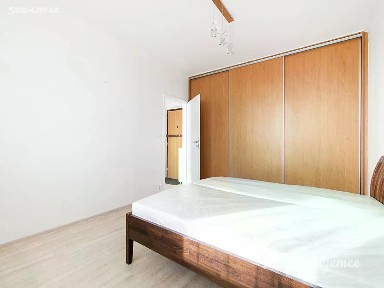Pronájem bytu 1+1 31 m² Dobratická, Praha - Letňany