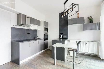 Pronájem bytu 1+kk 40 m² Chlumčanského, Praha - Libeň
