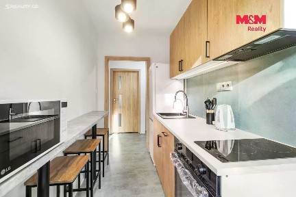 Pronájem bytu pokoje 69 m² Kosmonautů, Pardubice - Polabiny