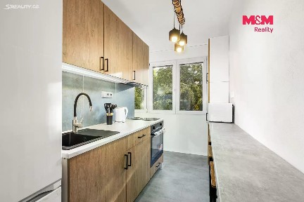 Pronájem bytu 3+1 69 m² Kosmonautů, Pardubice - Polabiny