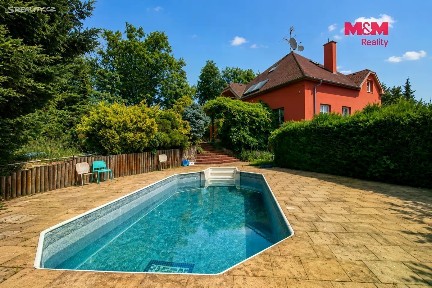 Pronájem rodinného domu 279 m², pozemek 1320 m²