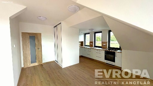 Pronájem bytu 2+kk 52 m² Dolní Branná
