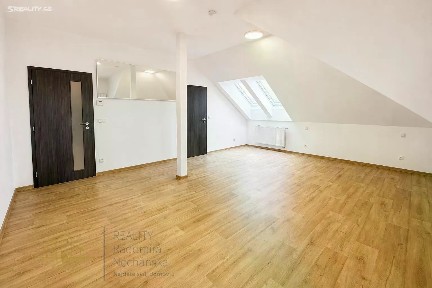 Pronájem bytu 2+1 63 m² P. Bezruče, Nová Paka