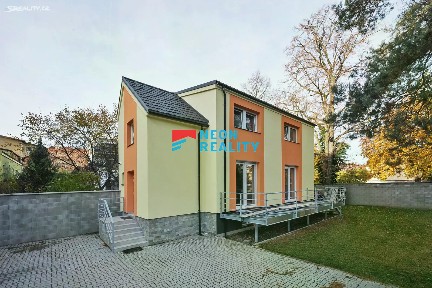 Pronájem bytu 3+kk 71 m² Slavníkovců, Ostrava - Mariánské Hory
