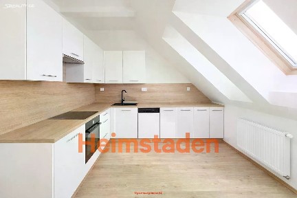 Pronájem bytu 2+kk 49 m² náměstí Boženy Němcové, Ostrava - Poruba