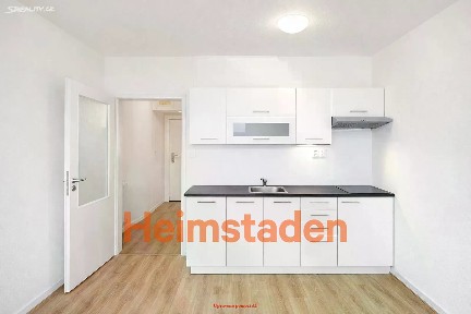 Pronájem bytu 1+kk 28 m² Výškovická, Ostrava - Výškovice