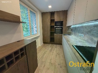 Pronájem bytu 3+1 63 m² Slavíkova, Ostrava - Poruba
