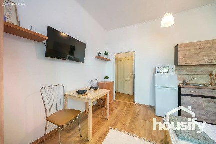 Pronájem bytu 1+kk 18 m² Vídeňská třída, Znojmo