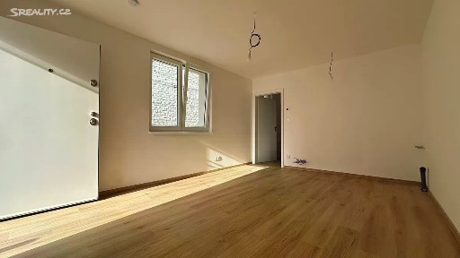 Prodej bytu 1+kk 25 m² Karlova, Brno - Maloměřice