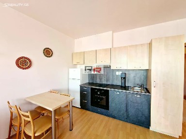 Pronájem bytu 1+kk 39 m² gen. Píky, Olomouc - Řepčín