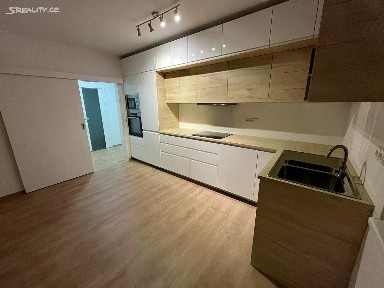 Pronájem bytu 2+kk 81 m² Železniční, Olomouc - Chválkovice