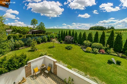 Prodej rodinného domu 214 m², pozemek 802 m² Zvoleněves