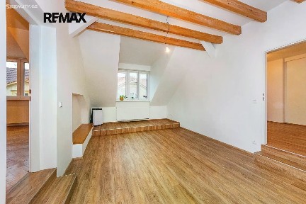 Pronájem bytu 3+1 111 m² Lesnická, Praha - Smíchov