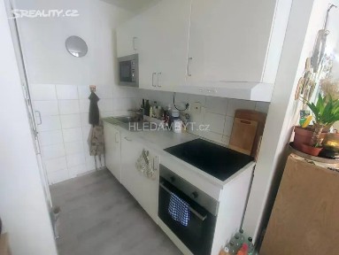 Pronájem bytu 2+kk 43 m² Zelenohorská, Praha - Bohnice